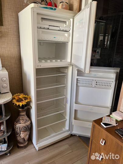 Холодильник неисправный