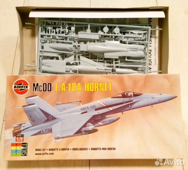 Авиация модель самолёта Airfix F-18 hornet