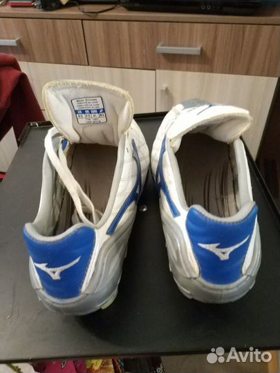 Бутсы футбольные