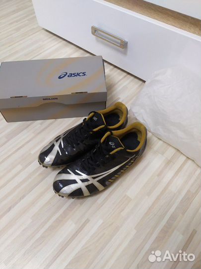 Шиповки для бега asics