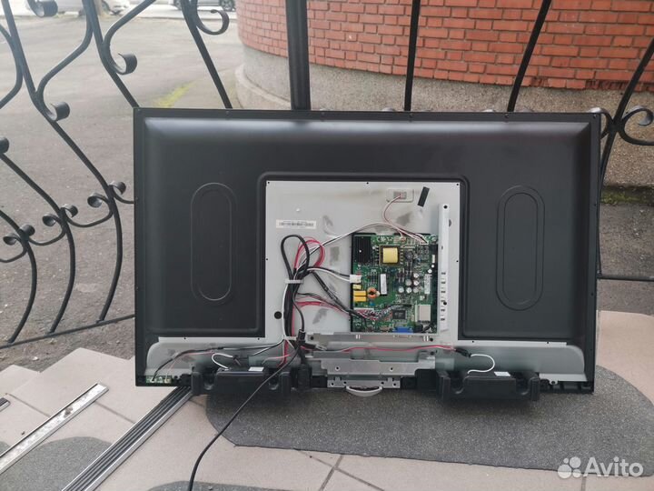 Телевизор DNS H32A30 (Разбор)(По запчастям)
