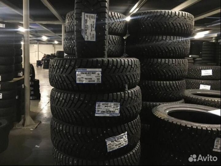 Toyo Observe Ice-Freezer SUV 215/65 R17 103T