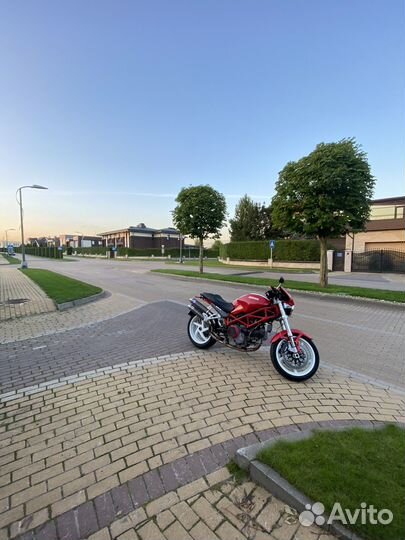 Ducati monster S2R