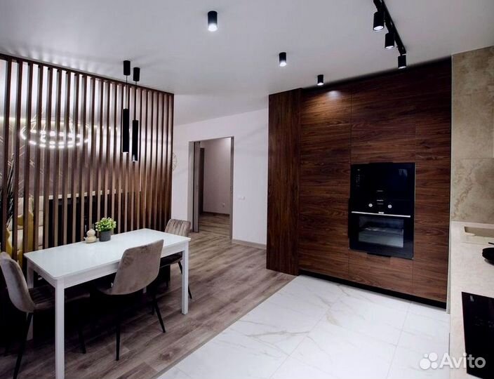 В потолок кухня на заказ