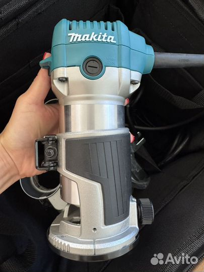 Фрезер Makita RT0700CX2 - новый