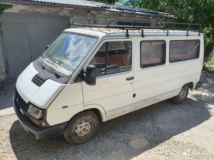 Renault Trafic цельнометаллический, 1996