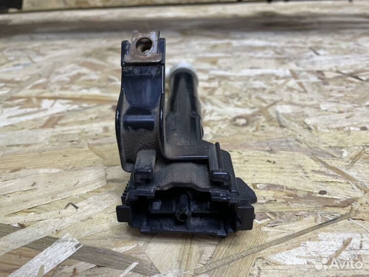 Форсунка омывателя фары левая Toyota Land Cruiser