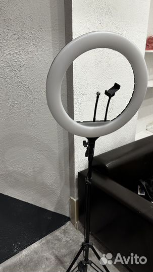 Кольцевая лампа 45 см со штативом