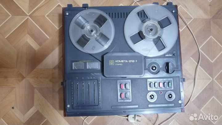 Катушечный магнитофон комета 212-1