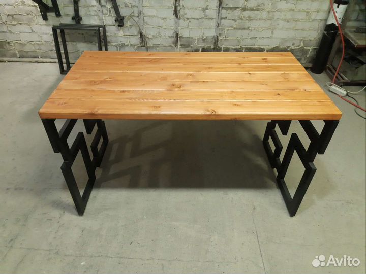 Стол садовый