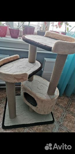 Домик для кошки с когтеточкой