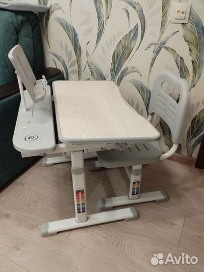 Детский стол и стул