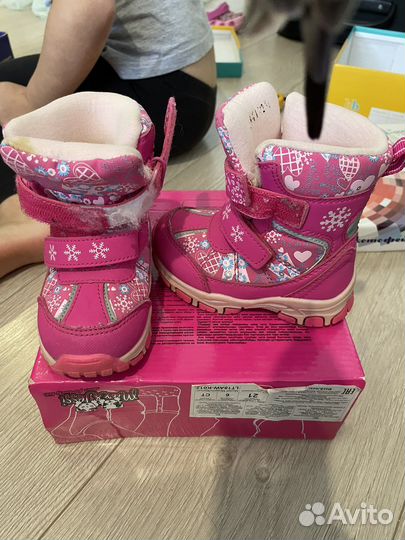 Продам детские ботинки