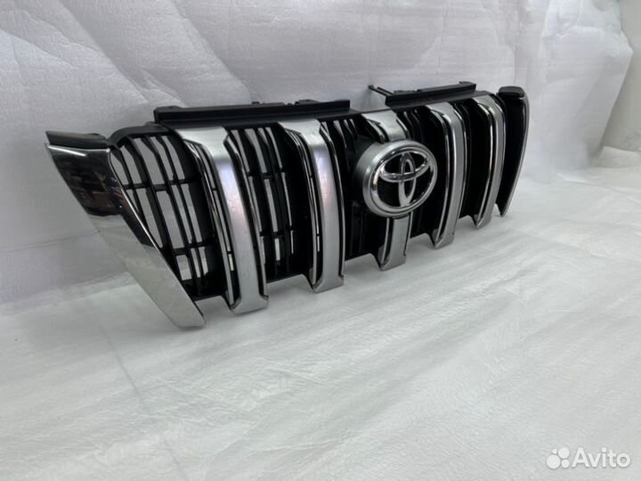 Решетка радиатора передняя Toyota Prado 150