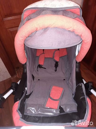 Коляска-трансформер в идеальном состоянии