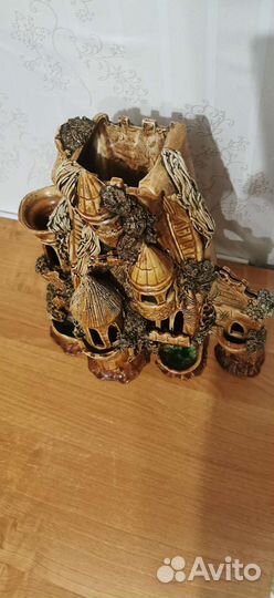 Замок в аквариум