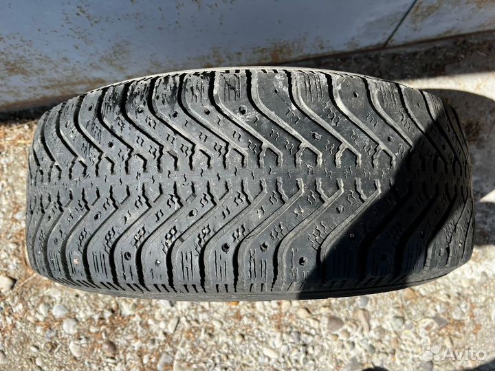 Goodyear UltraGrip 500 215/60 R16