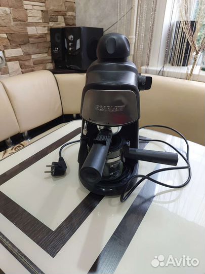 Кофеварка рожковая Scarlett SC-CM33004