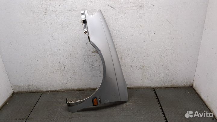 Крыло Toyota Avensis 1, 2002