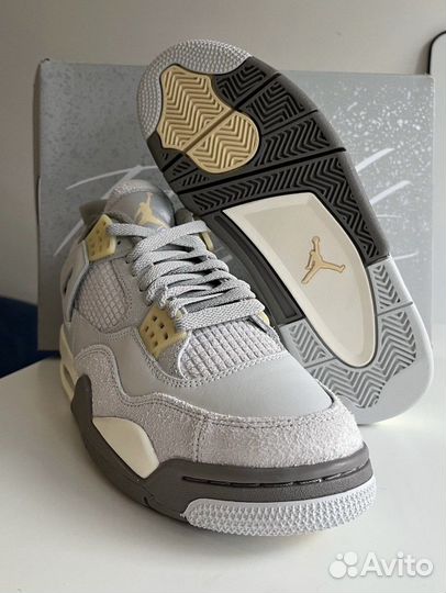 Air Jordan 4 Retro SE Craft Photon Dust