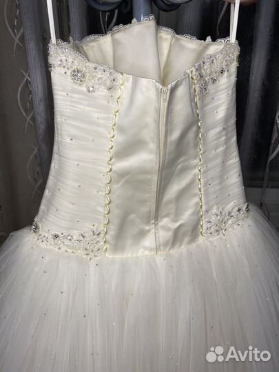 Свадебное платье