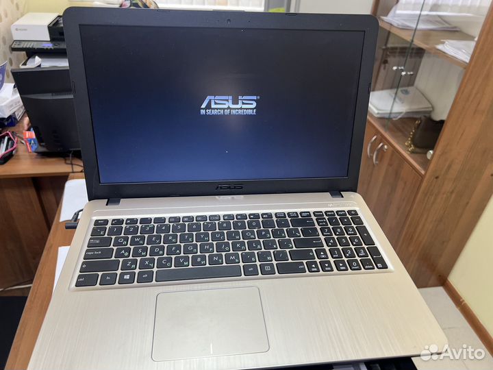 Ноутбук asus