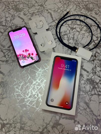 Телефон iPhone 10