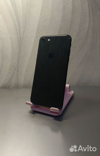 iPhone 8, 64 ГБ