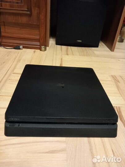 Sony PS4 slim