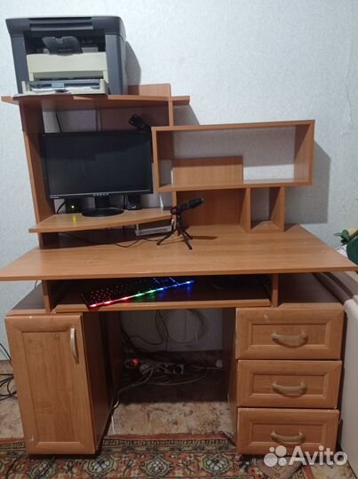 Компьютерный стол