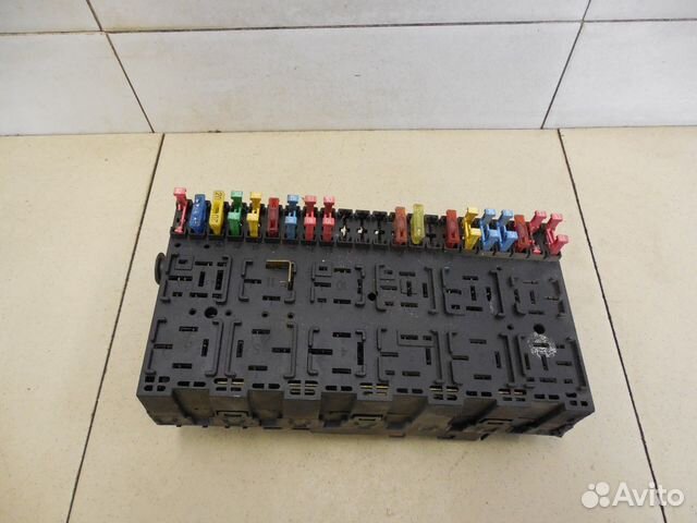 Блок предохранителей Passat B3 1988-1993