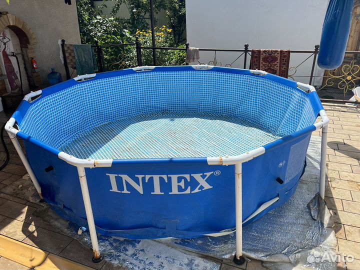 Бассейн intex