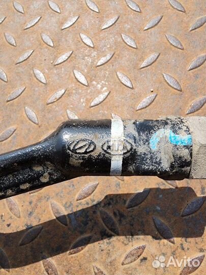 Рулевая тяга с наконечником левая Hyundai Santa Fe