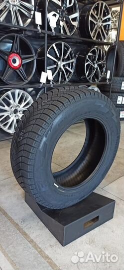 Pirelli Ice Zero FR 195/65 R15