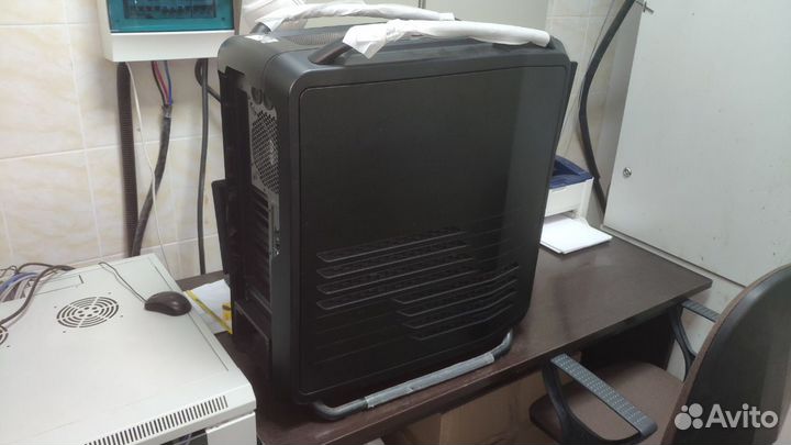 Продаю корпус Cooler Master Cosmos II