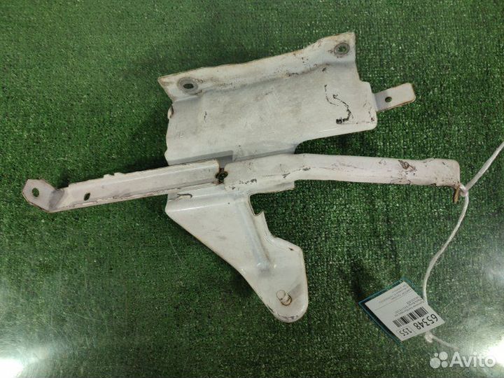 Крепление бампера переднее левое Mazda Bongo SK82V