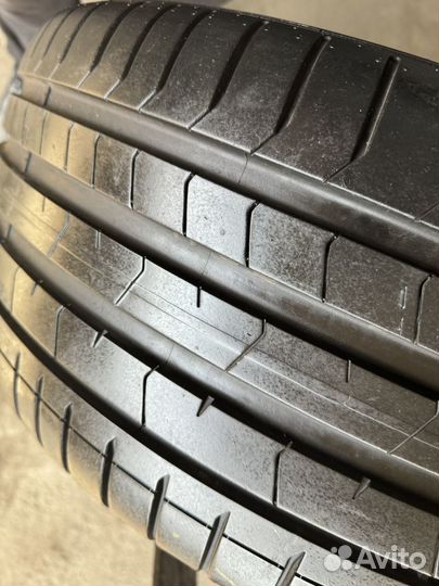 Pirelli P Zero PZ4 265/35 R22 102V