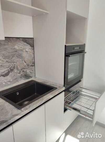 Современный кухонный гарнитур на заказ