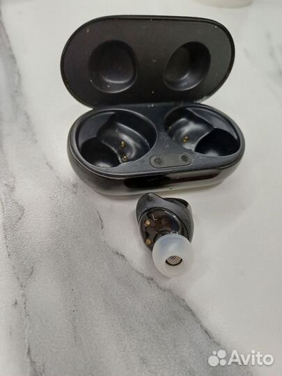 Samsung Galaxy Buds плюс