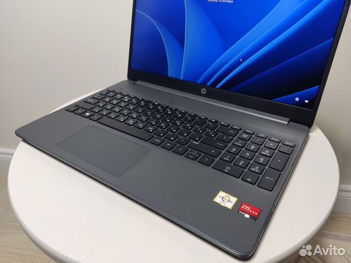 Шикарный 2022 IPS FullHD, Gold, 16/256Gb, Vega 2Gb