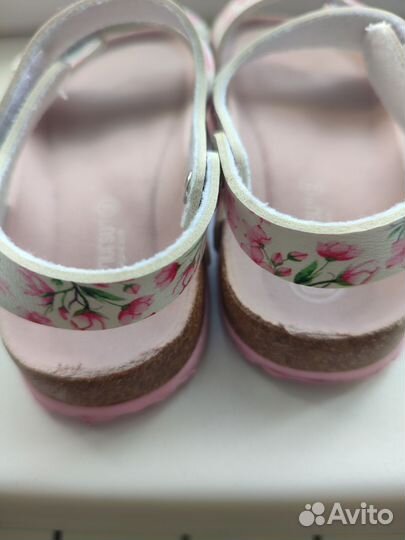 Сандалии для девочки