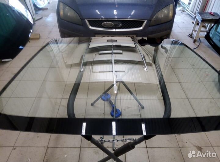 Лобовое стекло Форд Фокус 2