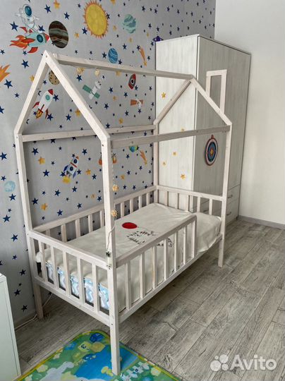 Детская кровать домик