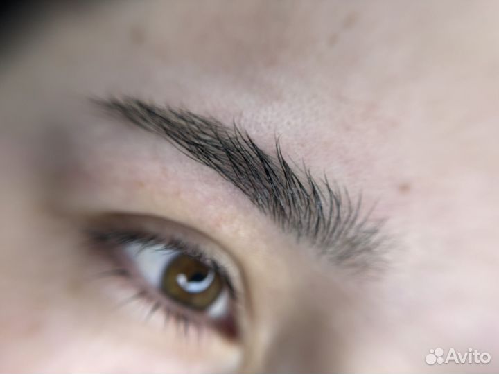 Коррекция и окрашивание бровей