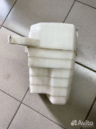 Резонатор воздушного фильтра Toyota Avensis T250