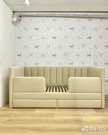 Детская кровать с мягкими бортиками