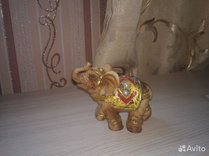 Статуэтка слон