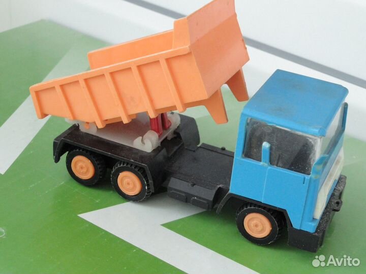 Самосвал с откидным кузовом детская игрушка СССР