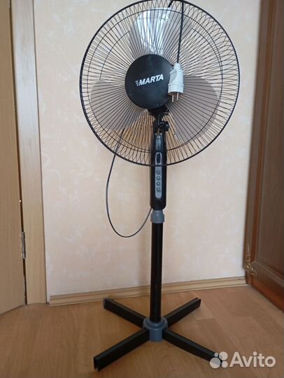 Вентилятор напольный marta на запчасти