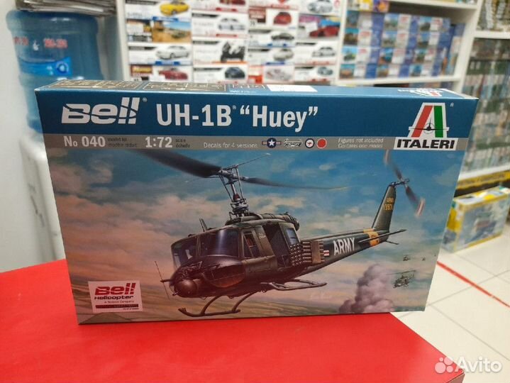 0040ит Вертолет UH-1B Huey